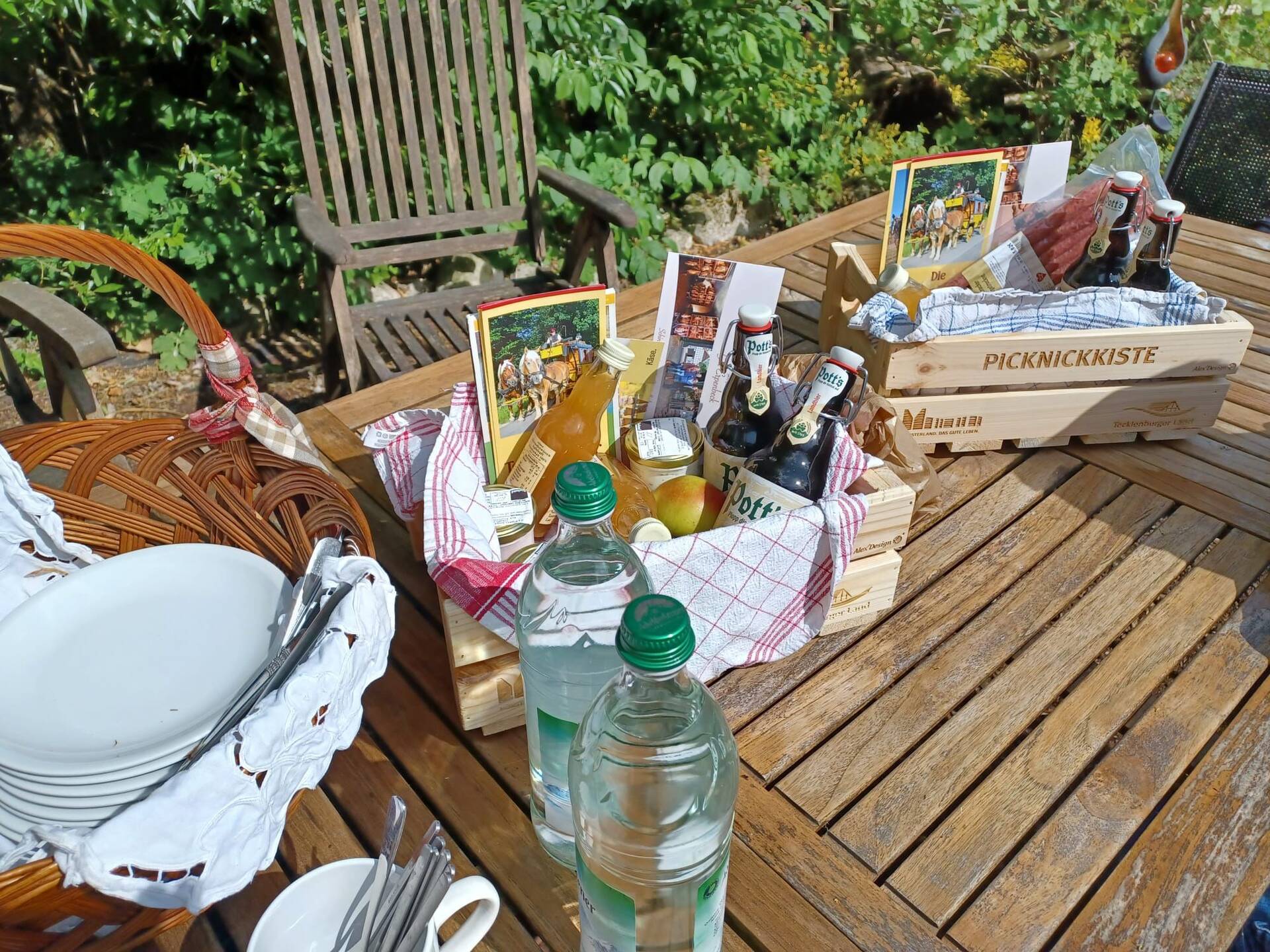 Ein gedeckter Tisch.