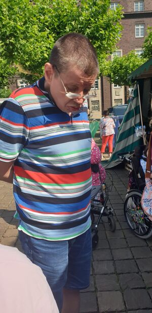 Ein Mann auf dem Markt