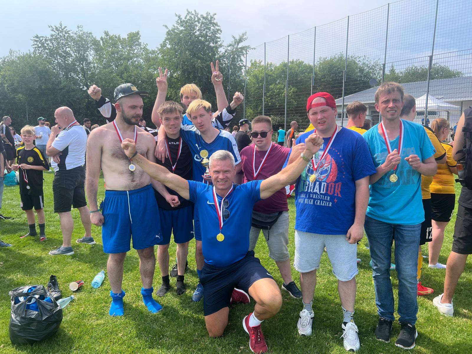 Die jubelnde Mannschaft.