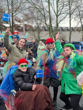 „Nur gemeinsam sind wir stark" – Lebenshilfe Herne / Wanne-Eickel beim Karnevalsumzug
