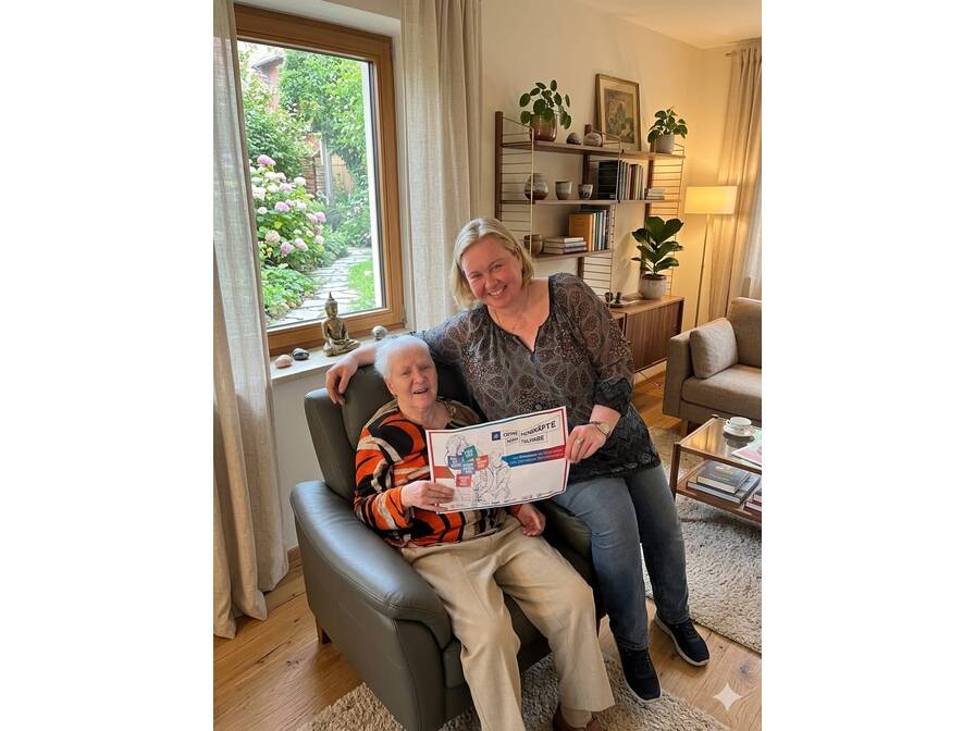 Zu sehen sind viele Bilder von Menschen mit Unterstützungsbedarf und Fachkräften