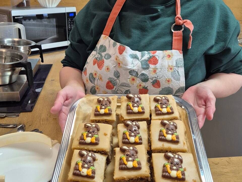 Bild zwei zeigt eine Frau